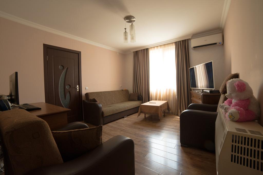 Angisa Apartment バトゥーミ エクステリア 写真