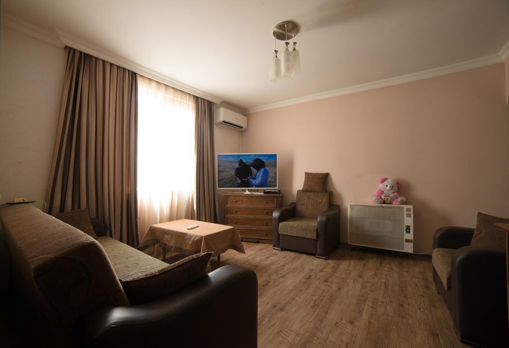 Angisa Apartment バトゥーミ エクステリア 写真